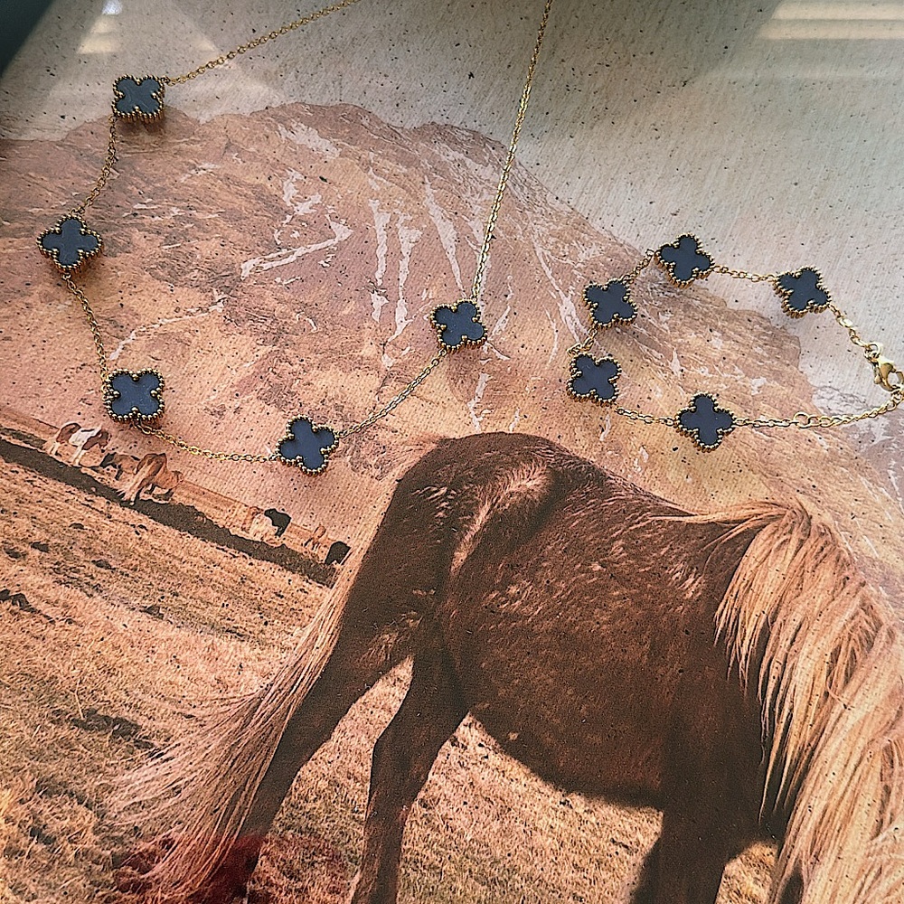 CLOVER SET NECKLACE & BRACELET